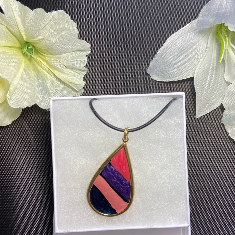 Multicolored necklace